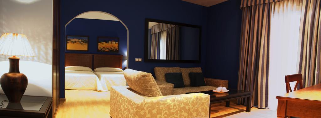 Ciudad Del Renacimiento Hotel บาเอซา ภายนอก รูปภาพ